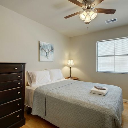 8 Bedroom Downtown Condo By Austinstays Exterior photo